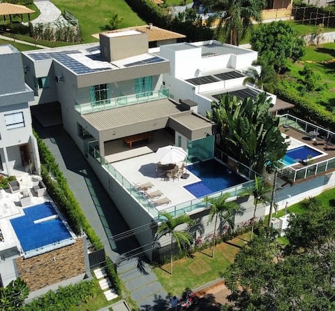 Lake Escarpments with heated pool