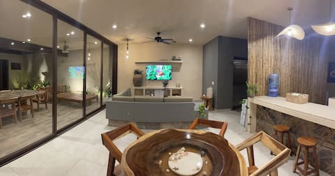 Dragonfly House/Medusa Room