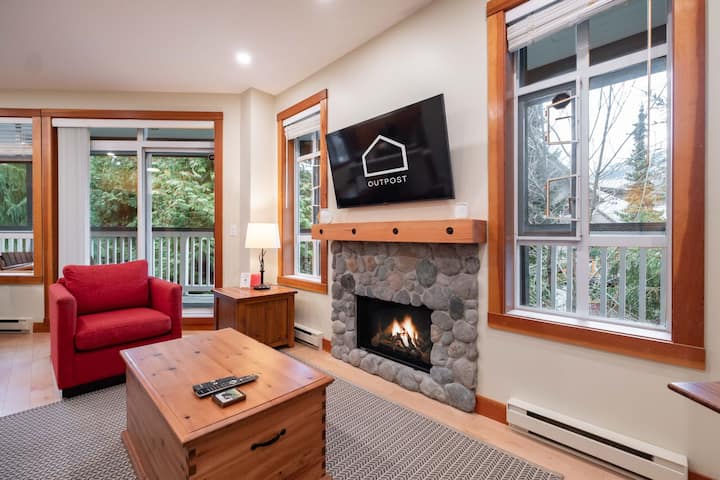 Pets | Bbq | Ac In Bedrooms | Superb Location - Whistler