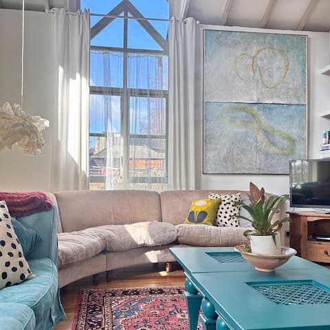 Touchstone - The Artist’s House