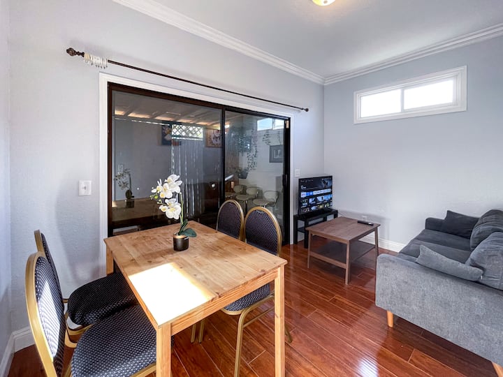 Cheerful Comfy 2b1b Unit Walking To Bay Fair - San Leandro, CA