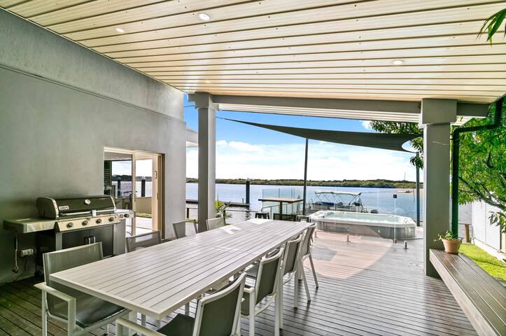 Tidal Escape House on Maroochy River gallery image 5