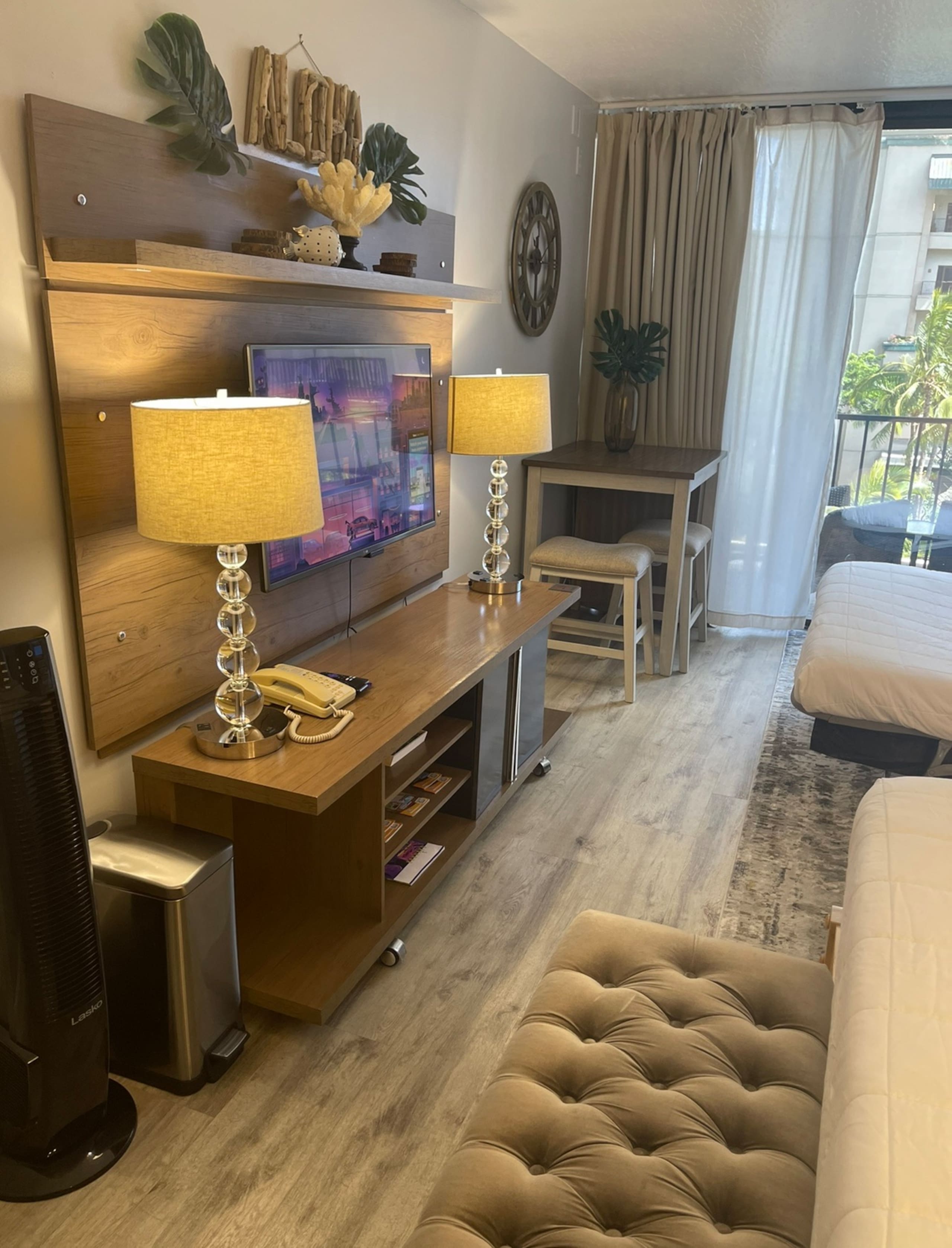 Cozy getaway at Waikiki Beach with free Parking - Image 3