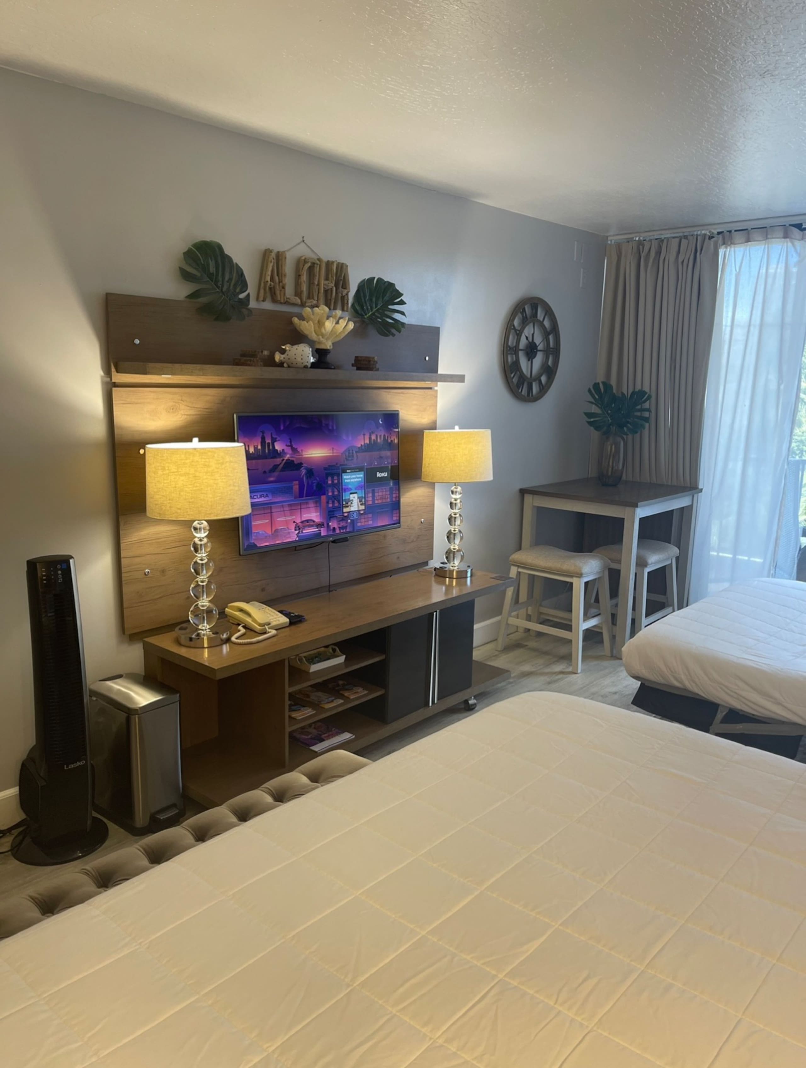 Cozy getaway at Waikiki Beach with free Parking - Image 4