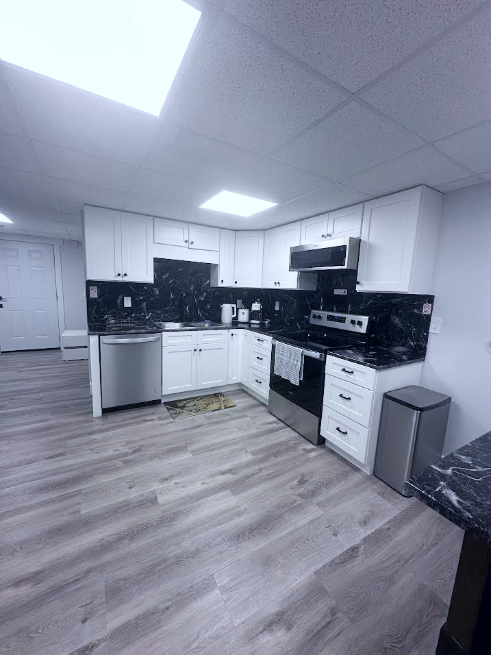 Private Luxury Suite • 2BR •Full kitchen• Sleeps 5