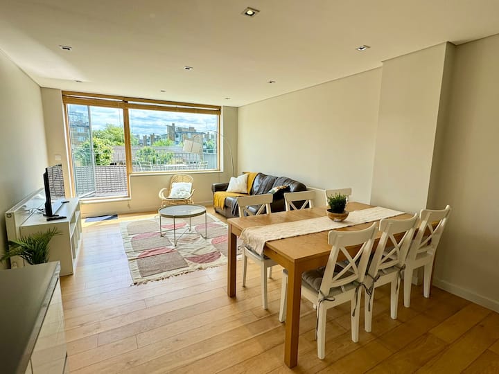 8rp26- Cozy 2b2b & Living Room & Balcony Camden - Marylebone