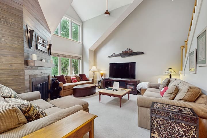 3br Ski In/out Mountainview | Pool | Hot Tub - Ludlow, VT