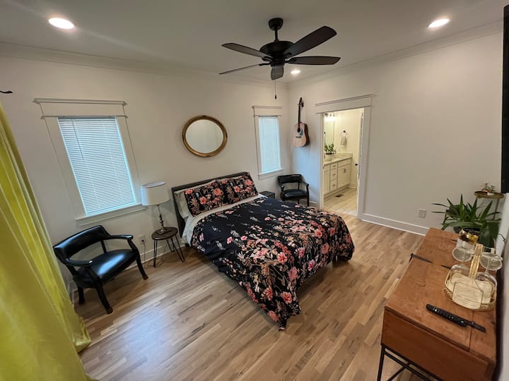Stylish East Nashville Guest Suite - Nashville, TN