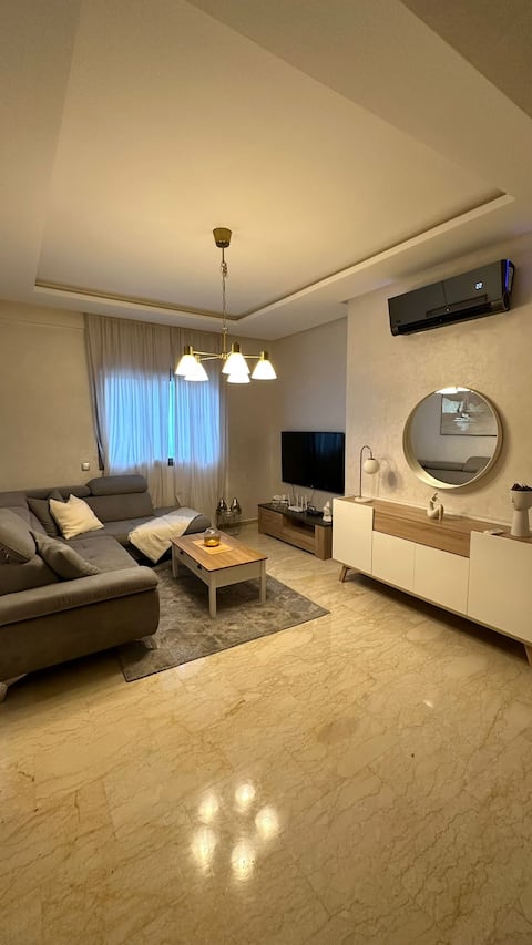 Great well-located apartment + Parking included