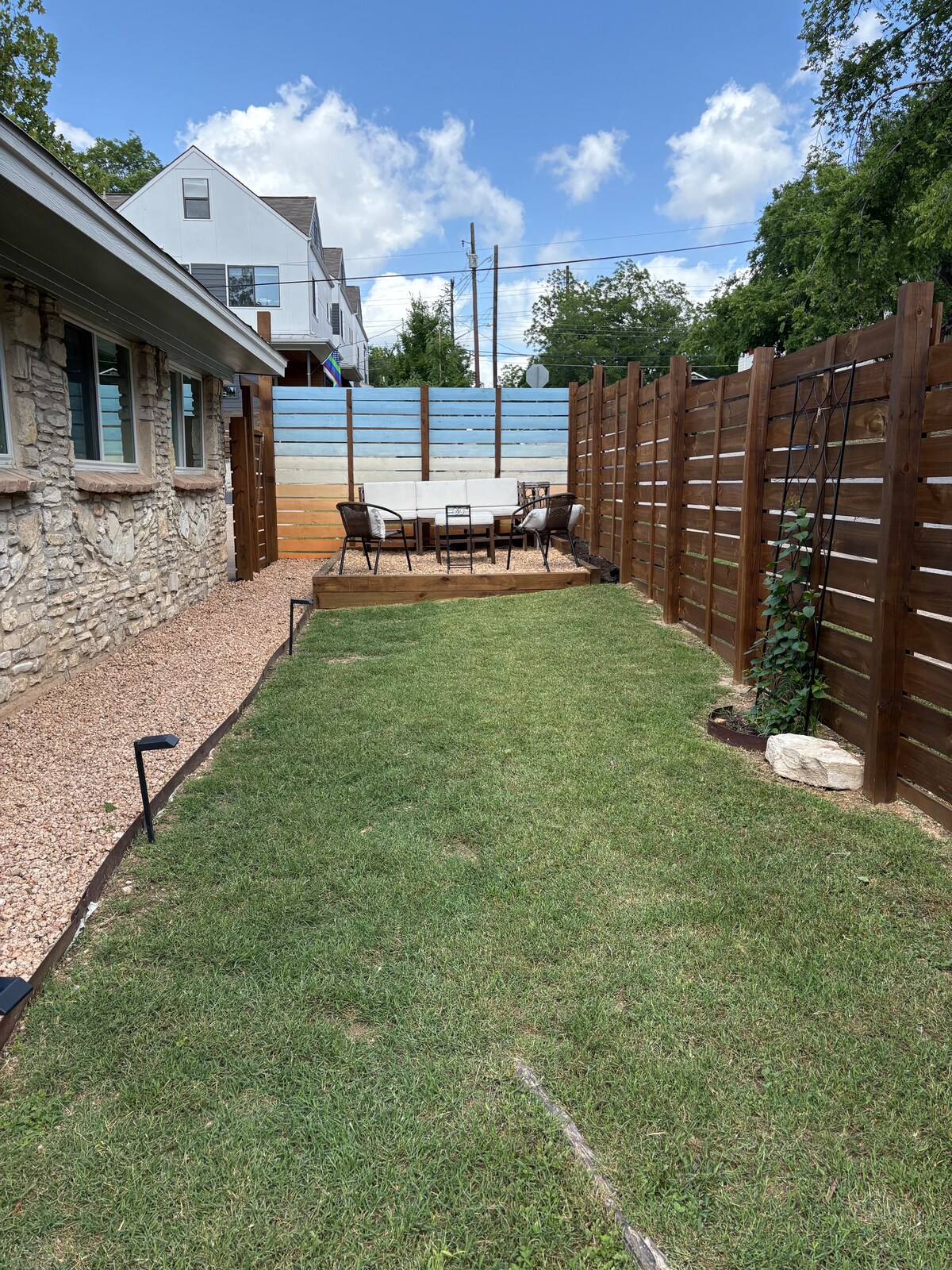 Entire Guest Studio with Private Entrance