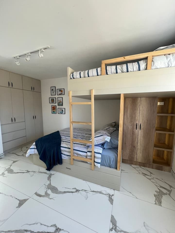 Children's bedroom 