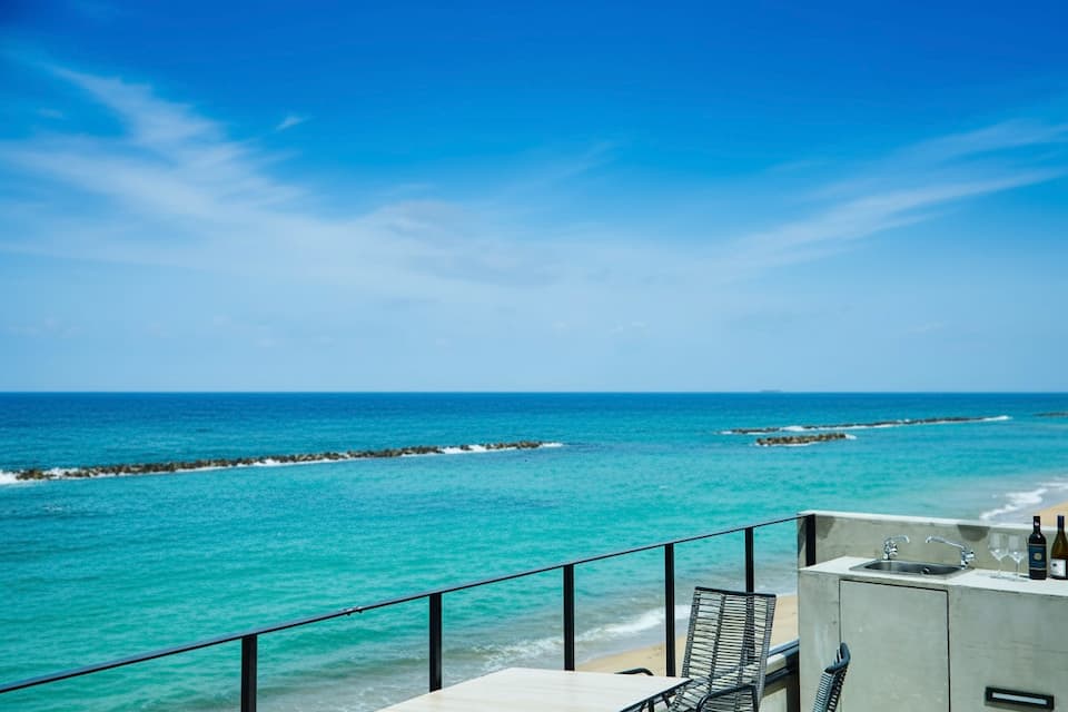 A modern beach villa on Awaji Island, Awaji Island, Hyogo, Japan, photo 4 of 10