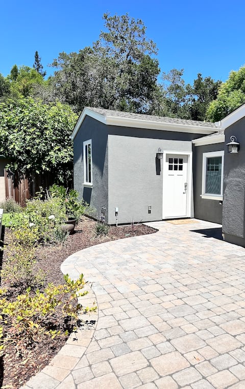 Steps from Stanford - Charming Guest House
