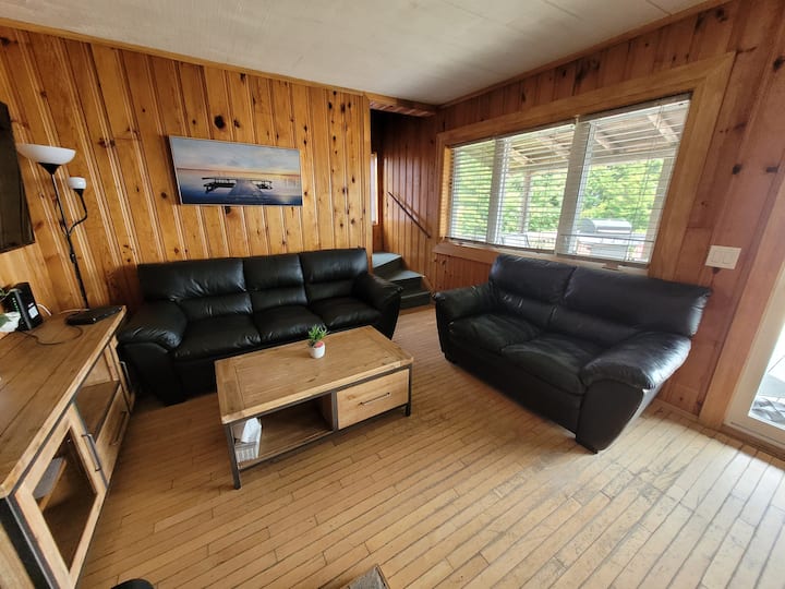 Laurentian Cabin At Pine Ridge Park - Pembroke