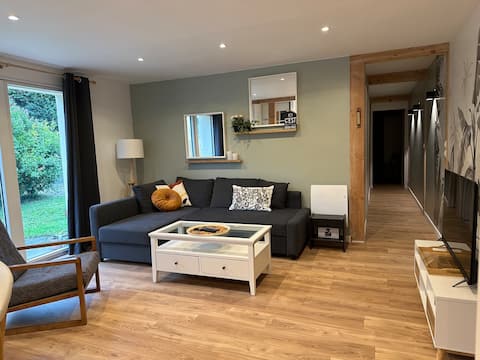 Successful Airbnb property: Chez Patou, small house with garden. in Moret Loing Et Orvanne