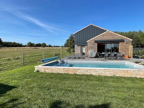 Charming villa with swimming pool