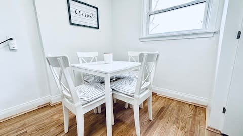 Popular Airbnb listing: Place to stay in a home in Willowdale