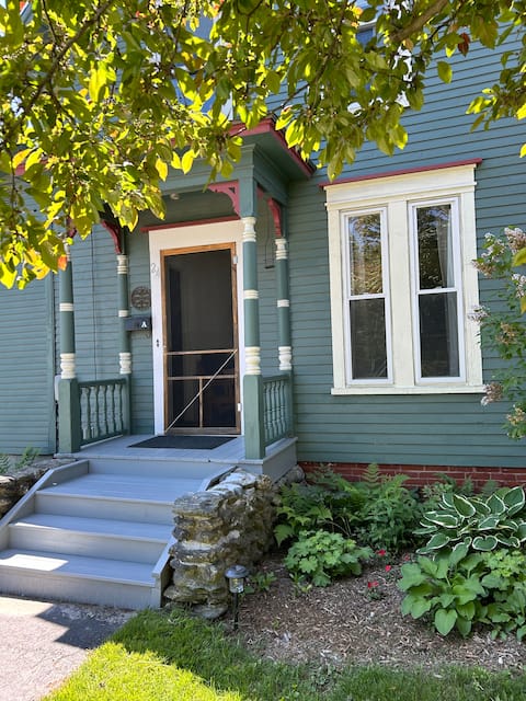 Cozy apartment, convenient location.
