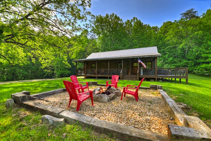 Carters' Cozy Cabin - Relax Or Roam 13 Acres! - Blue Ridge, GA