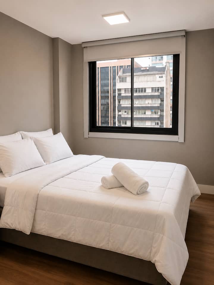 Apart. Central - Ed Elysia - 813 Com Vaga - Curitiba