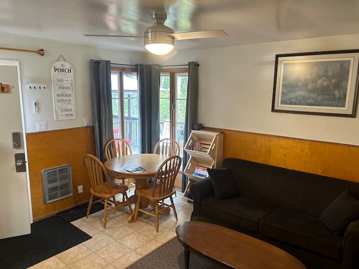 Crawford Park Cabin - Manitoba