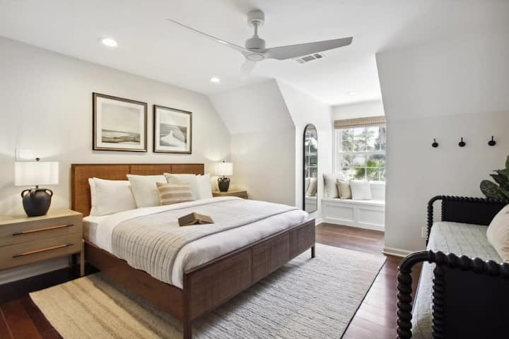 Recámara 7 | 1 cama king + sofá cama | Capacidad para 3 personas | Segundo piso
