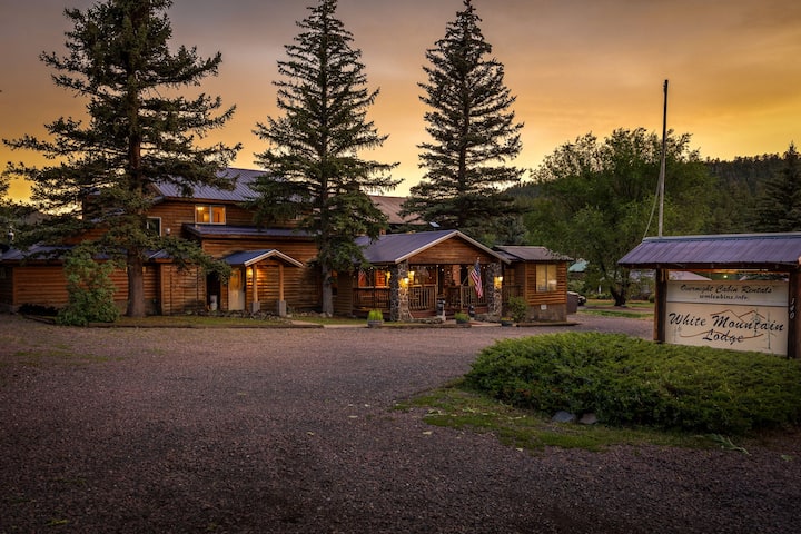 "Lund Suite" In White Mountain Lodge (No Pets) - Greer, AZ