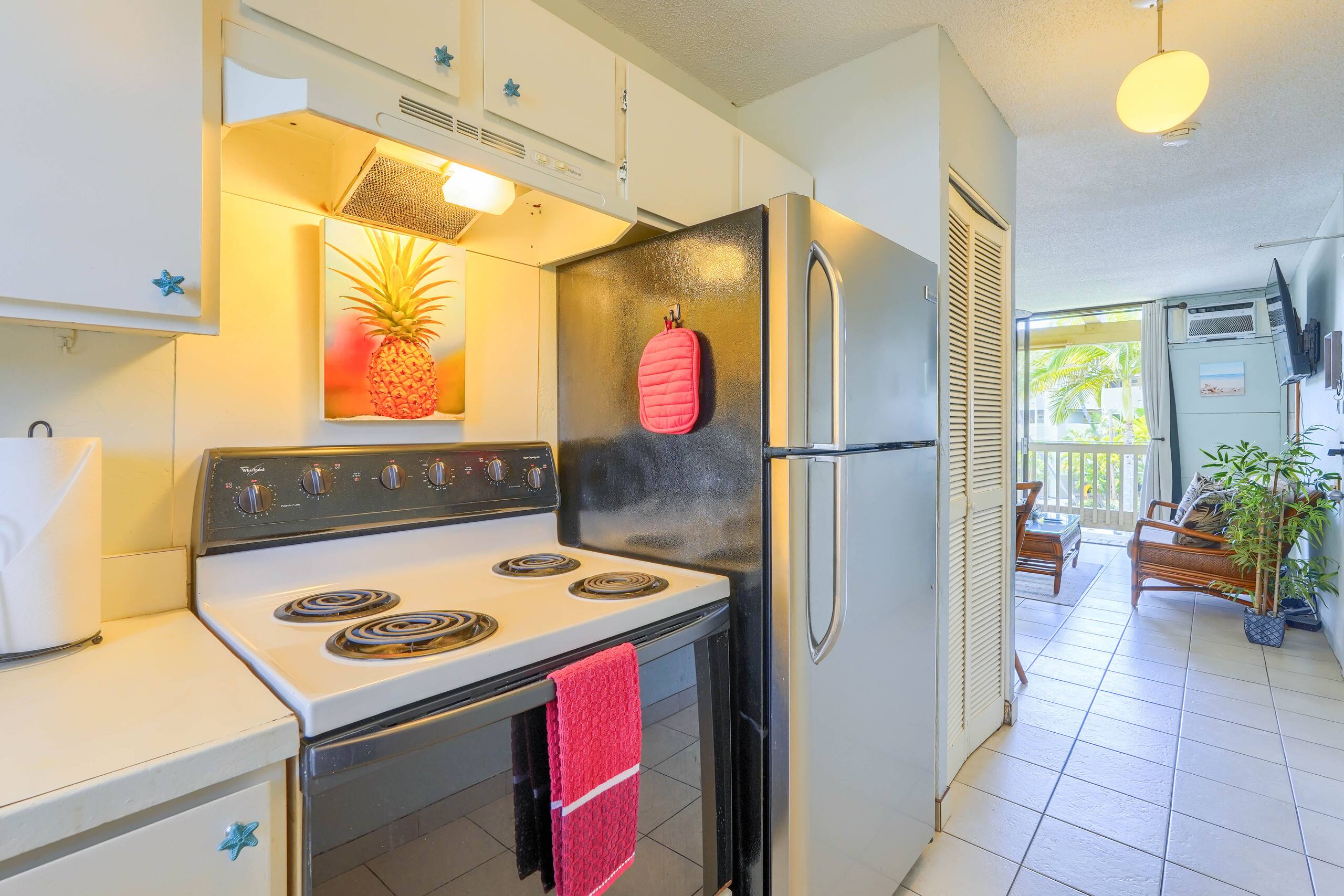 Condo in Kailua-Kona · ★4.65 · Studio · 1 bed · 1 bath - Image 4