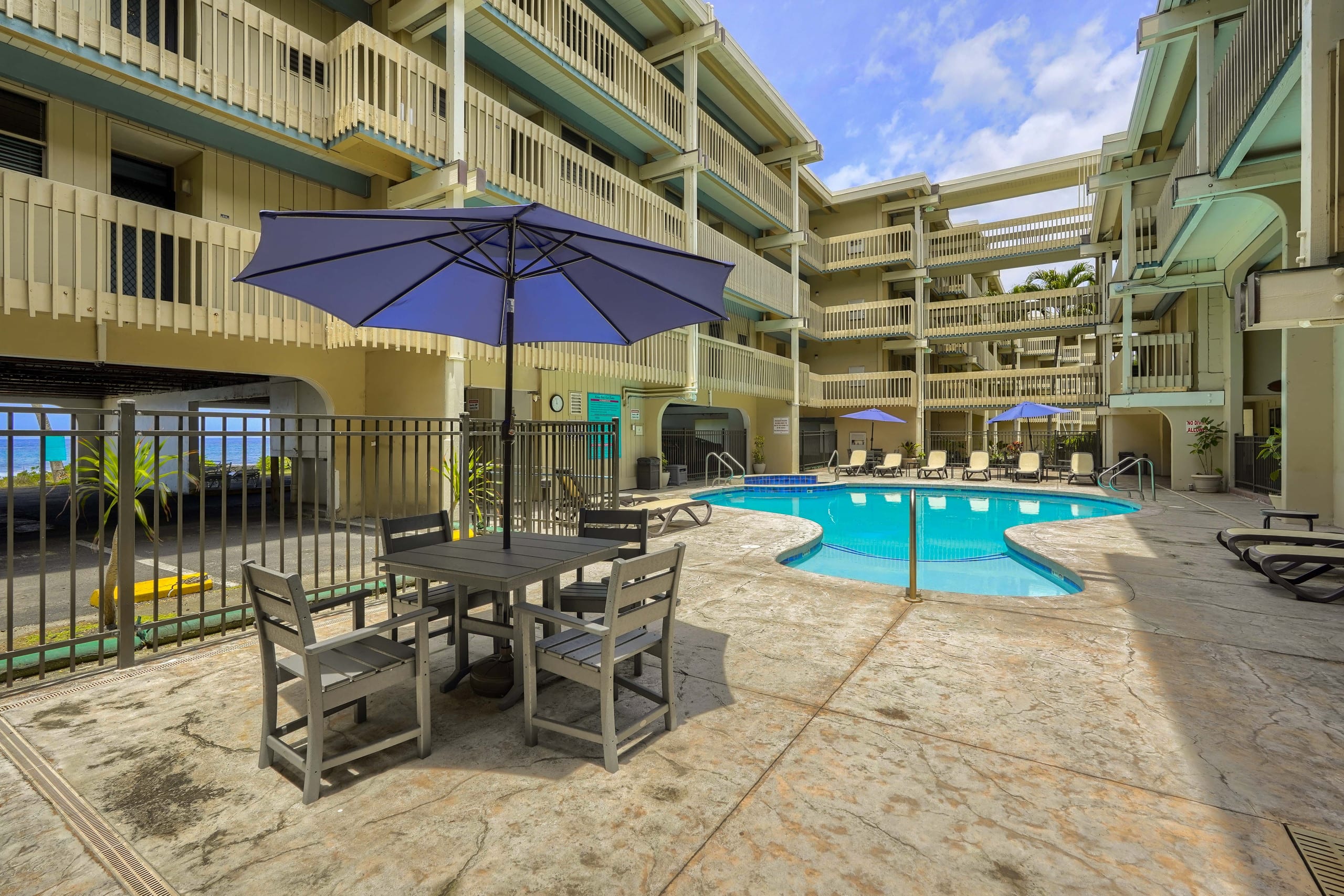 Condo in Kailua-Kona · ★4.65 · Studio · 1 bed · 1 bath - Image 12