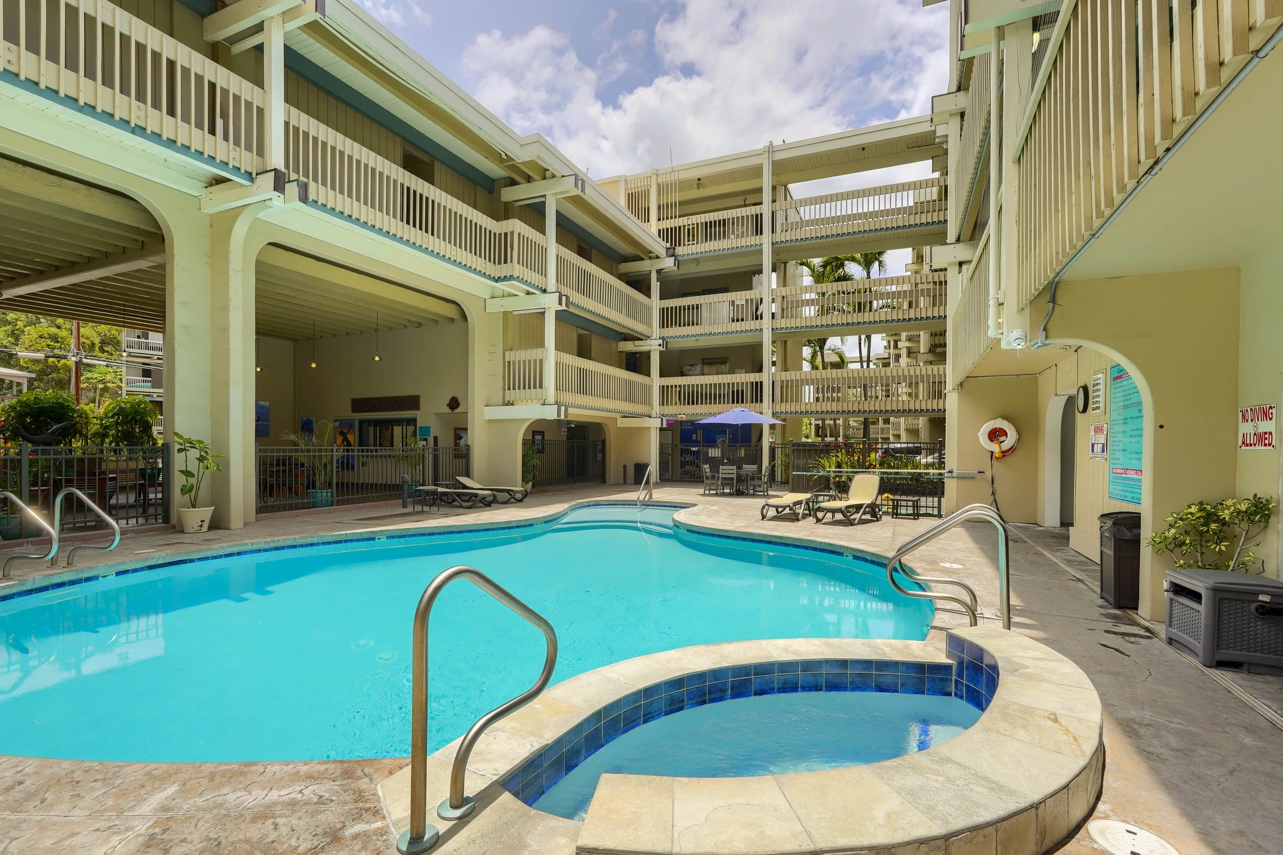 Condo in Kailua-Kona · ★4.65 · Studio · 1 bed · 1 bath - Image 13