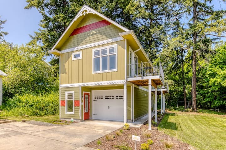 2br + Studio With River View, Grills, & W/d - Cascade Locks, OR