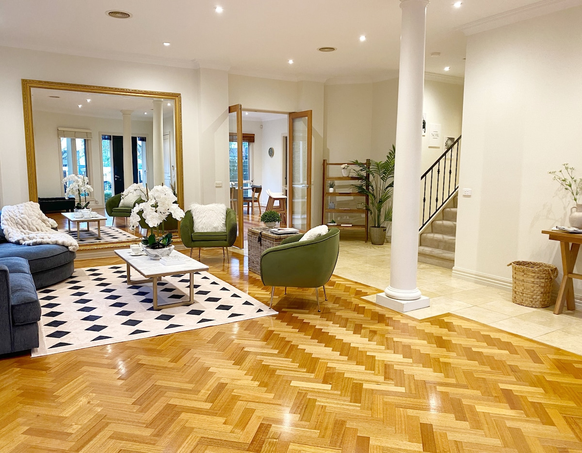 Popular Airbnb listing: Brighton Golden Mile@150 Meters to the beach in Brighton