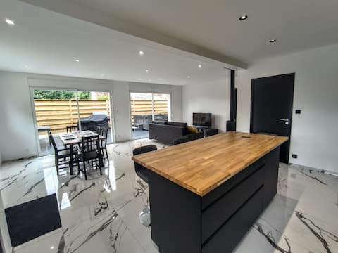 Top performing Airbnb: Villa 900 m from the beaches in Locquirec