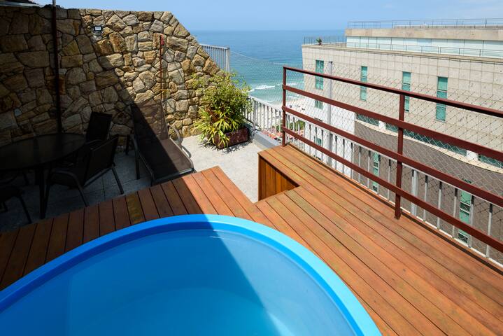 Céu e Mar: Cobertura duplex em frente à praia gallery image 3