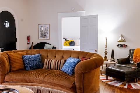 Successful Airbnb property: The Cottage on College in Downtown Conway in Conway