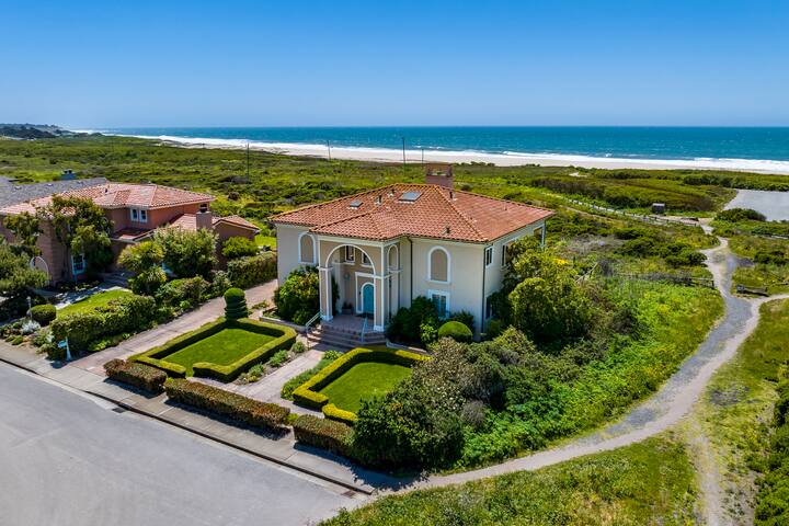 Ocean Front Luxury Home gallery image 2