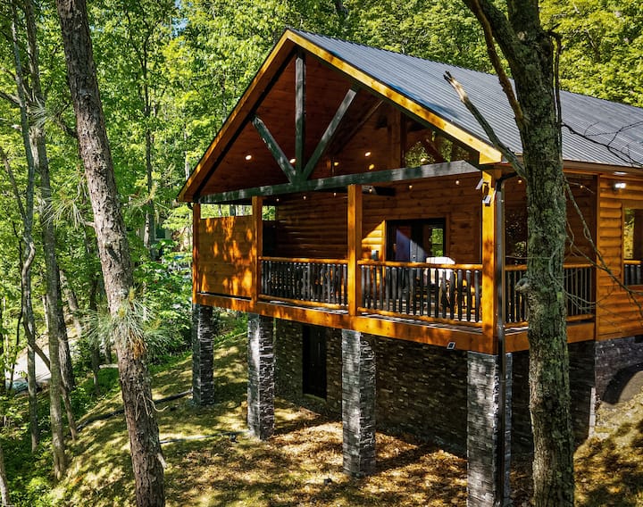 Luxury Mountain Retreat | Hot Tub | 5 Min To Gtb - Gatlinburg, TN
