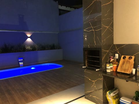 Excellent house with pool and barbecue area.