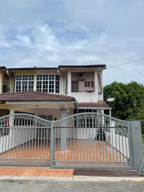 a&m happy homestay temerloh