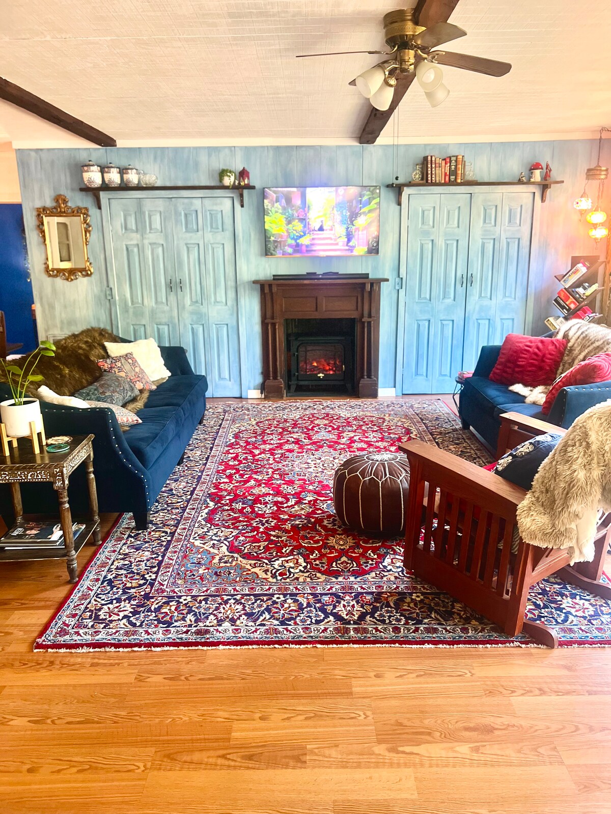 Popular Airbnb listing: Black Cat Cabin in Aiken / Edgefield