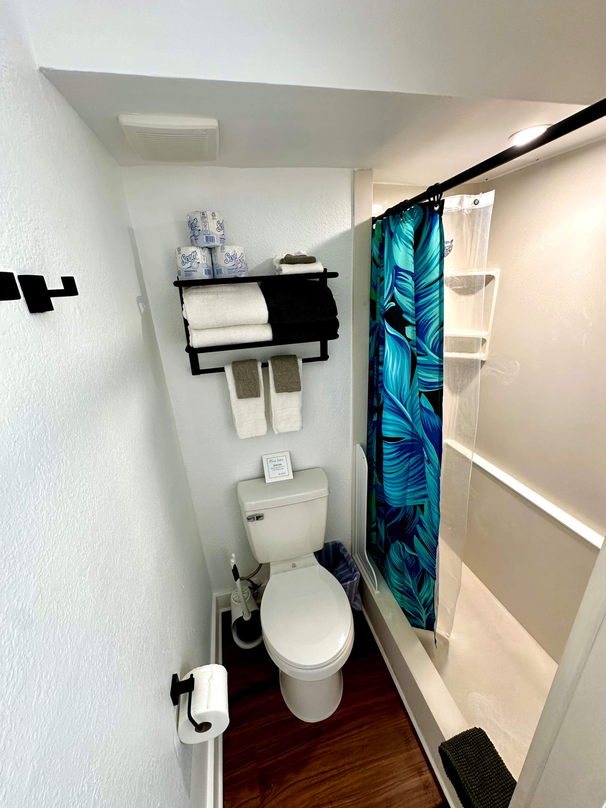 Condo in Honolulu · ★4.86 · Studio · 1 bed · 1 bath - Image 5