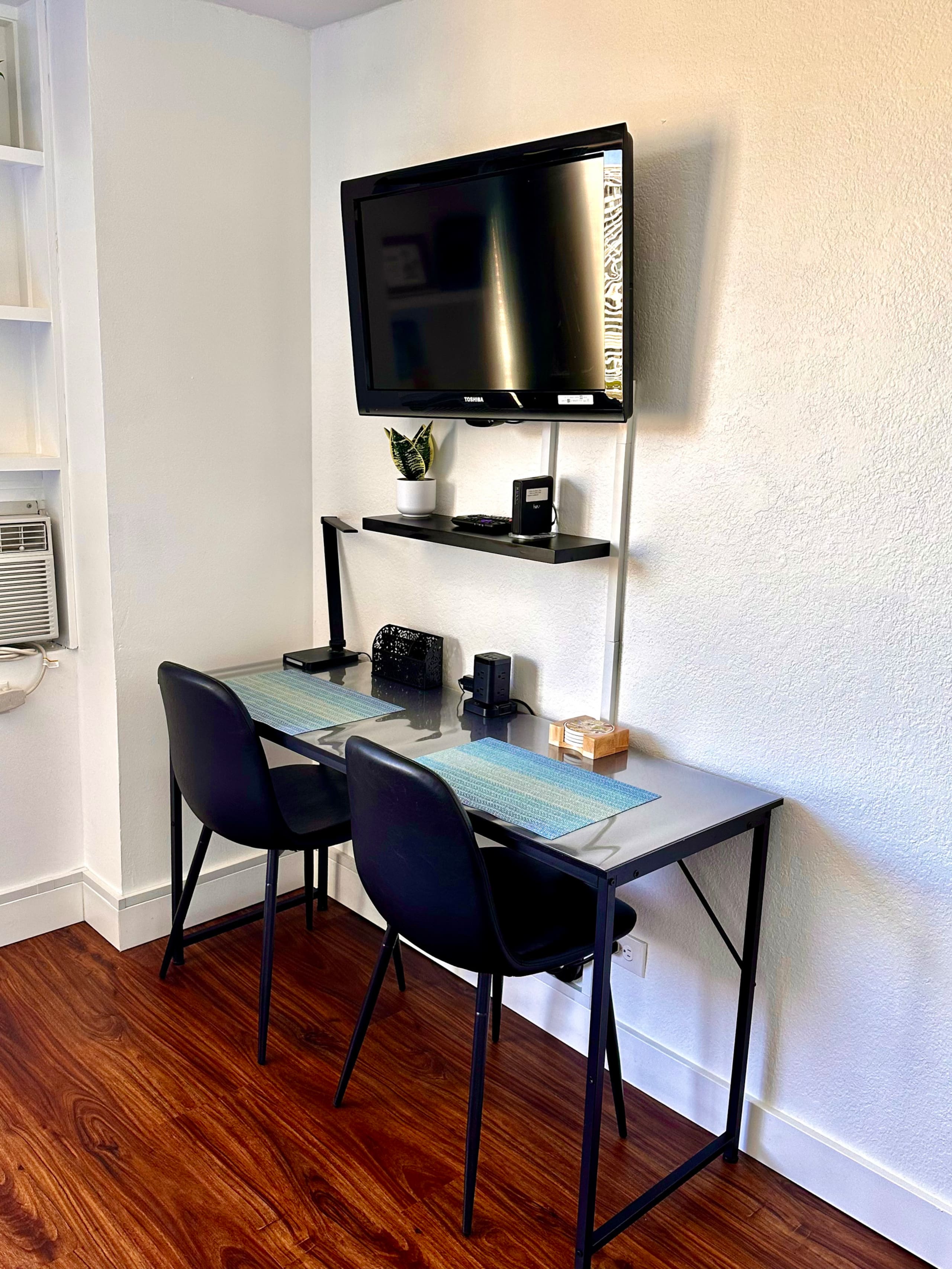 Condo in Honolulu · ★4.86 · Studio · 1 bed · 1 bath - Image 4