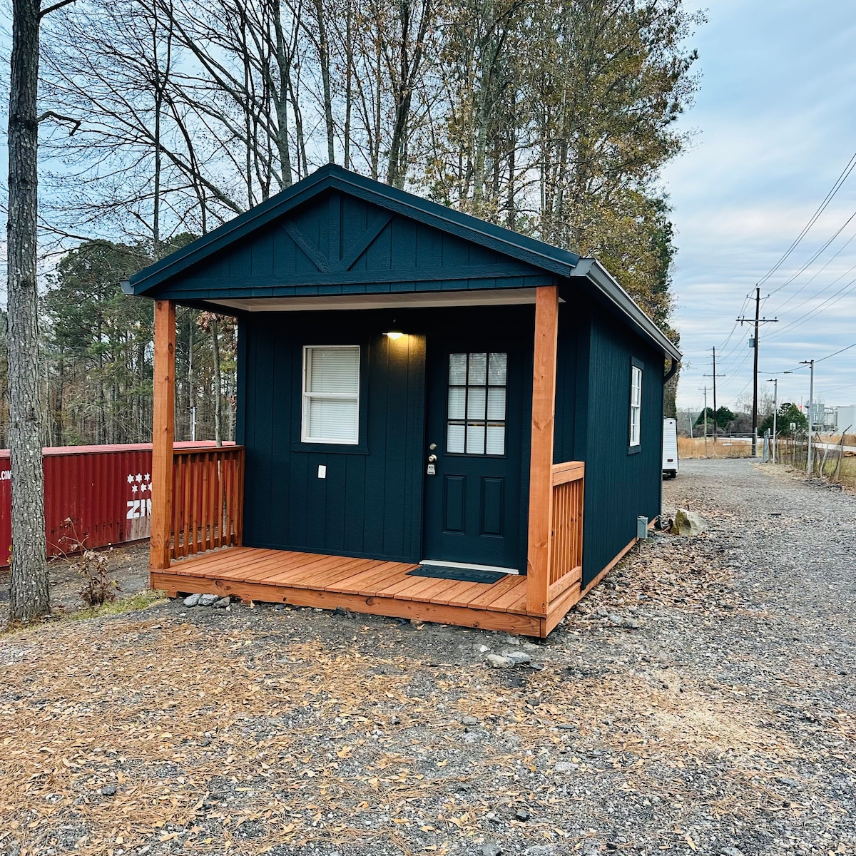 Industrial Chic Tiny Cabin 2.5mi away Chateu Elan