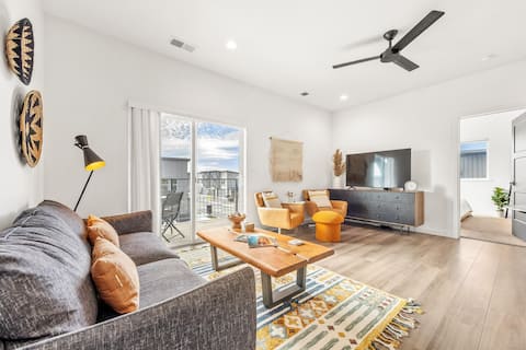 THREE Blocks from Downtown! | Headwaters Townhome