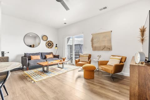 THREE Blocks from Downtown! | Headwaters Townhome