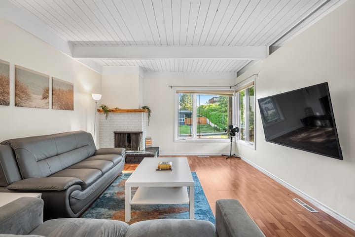 Cozy Home | Near Downtown, Nose-hill & Yyc! - Calgary