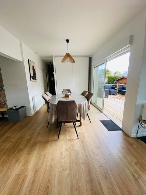 70m2 welcoming cottage with free parking