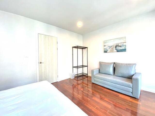 PerfectHome/near QSNCC/pool/BTS/MRT gallery image 3