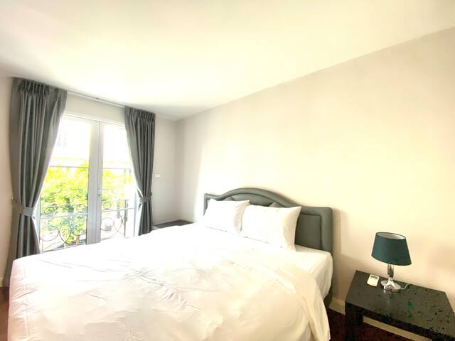 PerfectHome/near QSNCC/pool/BTS/MRT gallery image 5