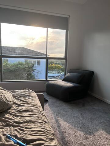 Large modern semi Dover Heights gallery image 2